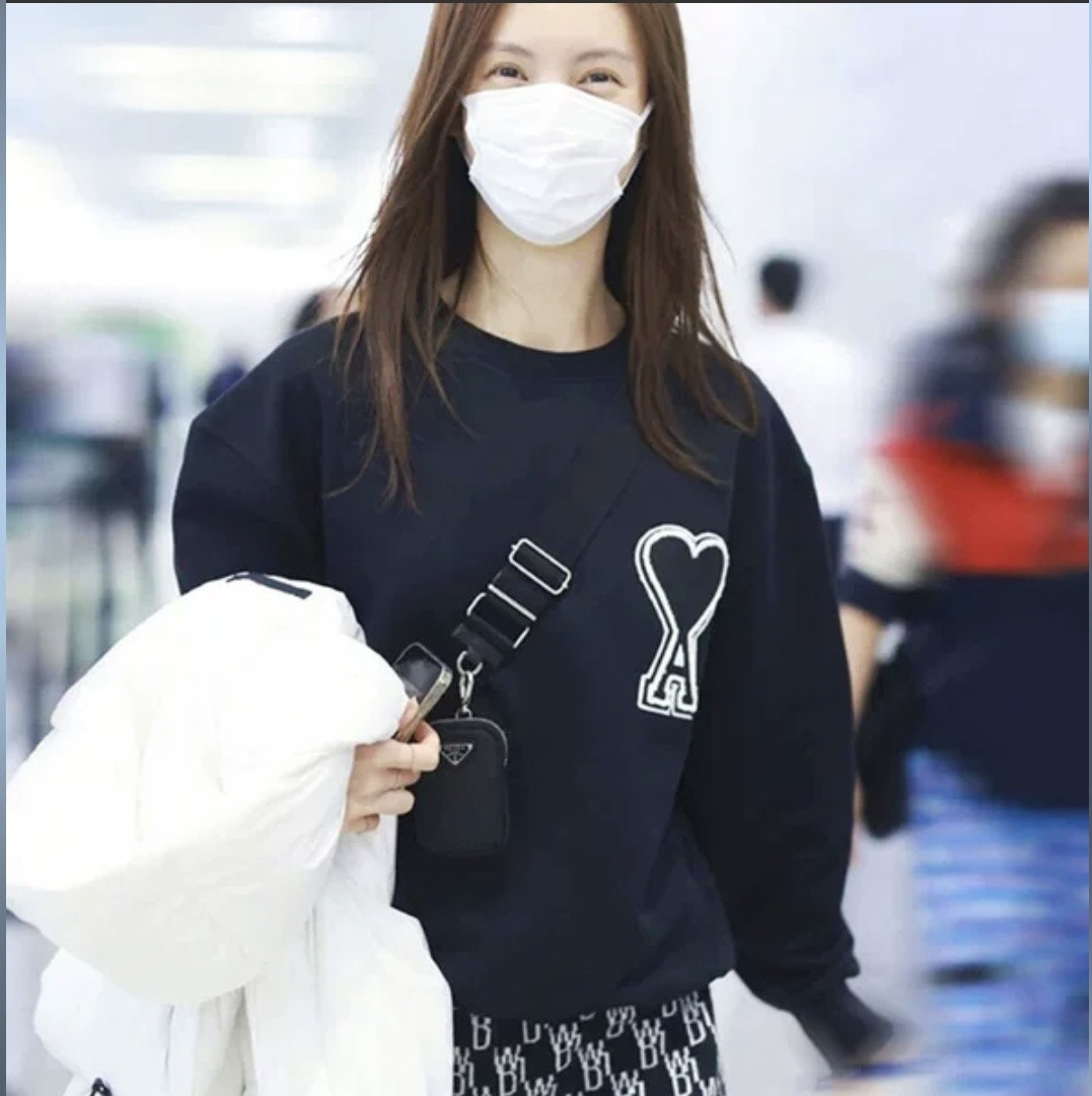 2_j3eUd018svc16cyys76j94j9_af2p24.jpg