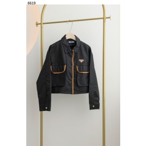 프라다 [PRADA]  Re-Nylon logo-appliqué cropped jacket 신상입고
