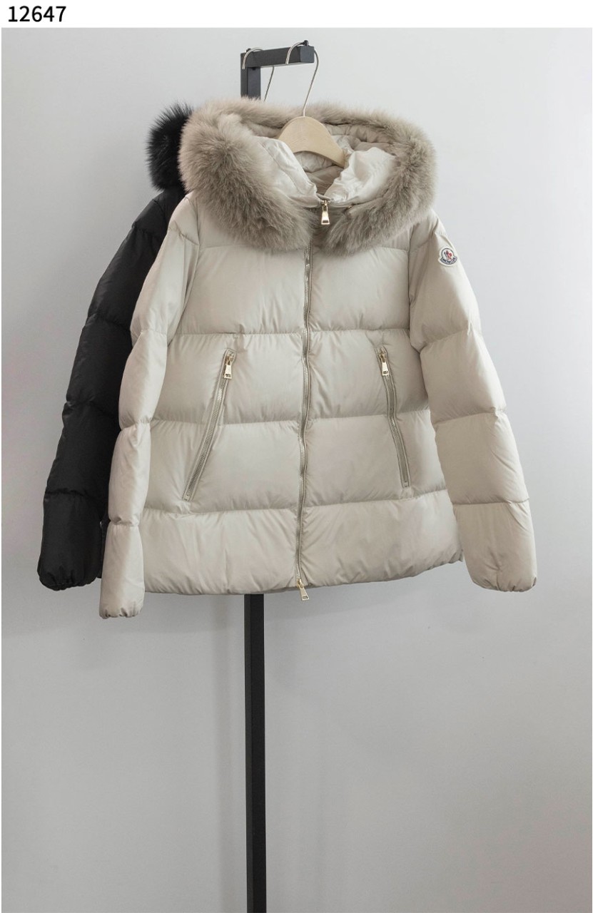 몽클레어 [MONCLER] Laichefur 후드 시어링 트리밍 쇼트 다운 재킷 신상입고