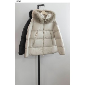 몽클레어 [MONCLER] Laichefur 후드 시어링 트리밍 쇼트 다운 재킷 신상입고