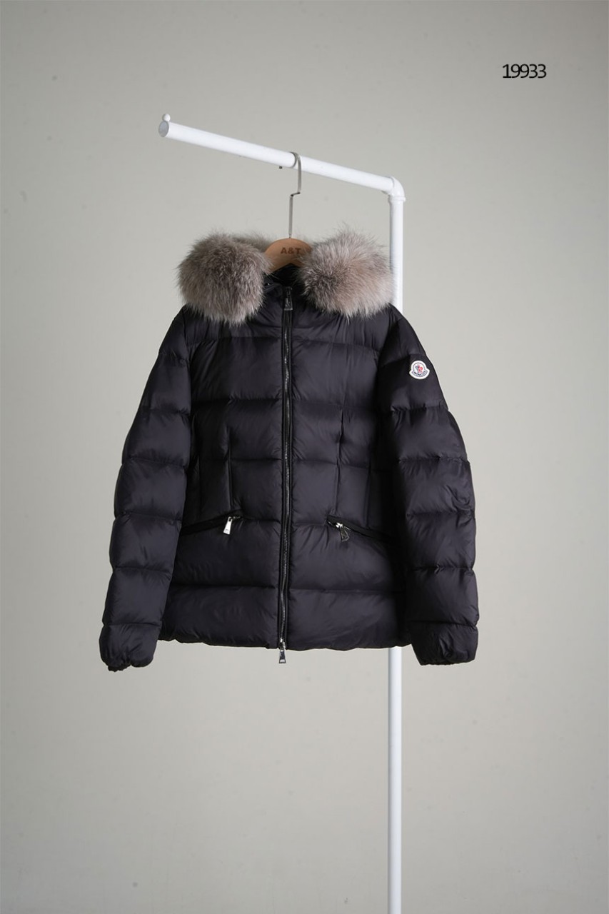 [MONCLER] 몽클레어 여성 보에드 퍼 후드 패딩