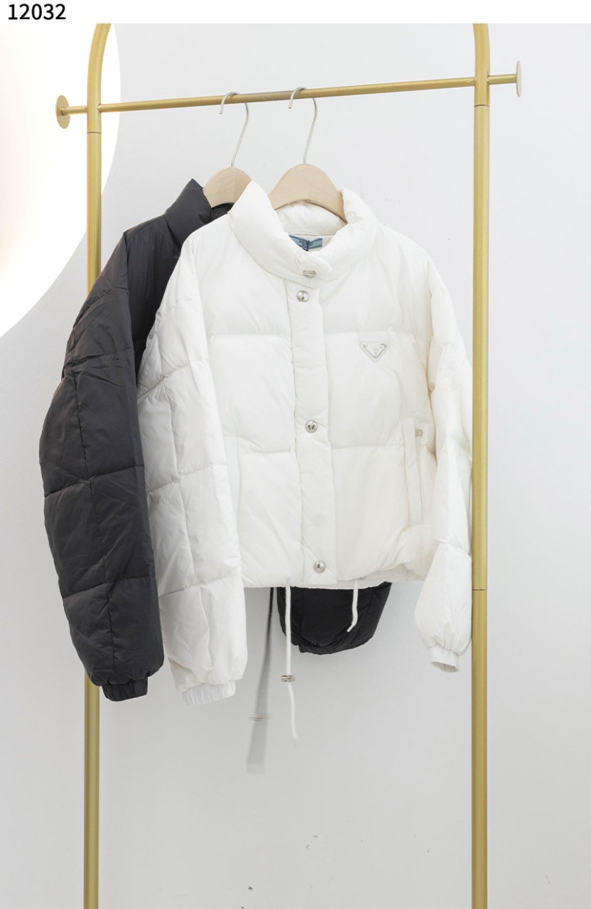 프라다 [PRADA] 리나일론 크롭 컨버터블 다운 신상입고