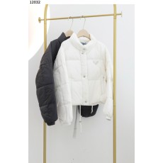 프라다 [PRADA] 리나일론 크롭 컨버터블 다운 신상입고