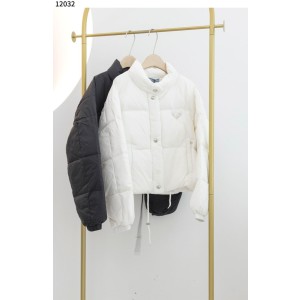 프라다 [PRADA] 리나일론 크롭 컨버터블 다운 신상입고