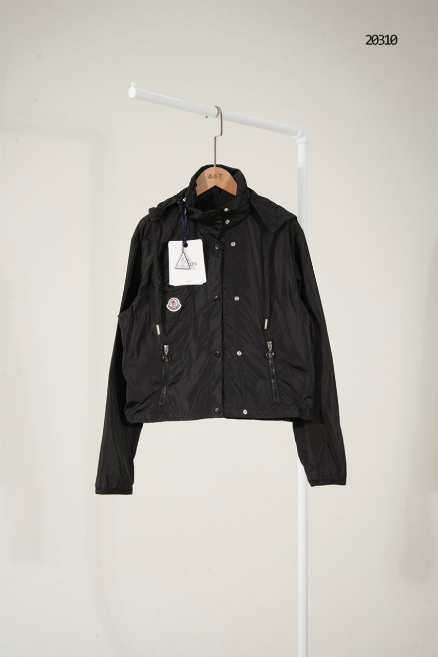 [MONCLER] 몽클레어 로고 패치 숏 나일론 후드 집업 자켓