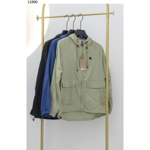 버버리 [BURBERRY] 베이직 로고 바람막이 신상입고