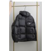 프라다 [PRADA] 남자 미디엄 렝스 리나일론 다운 자켓 신상입고