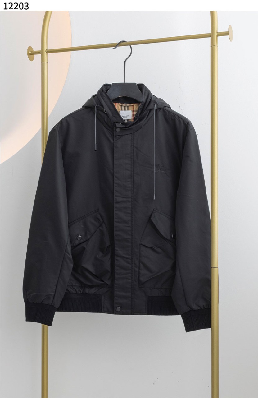 버버리 [BURBERRY] 바람막이 후드 자켓 신상입고