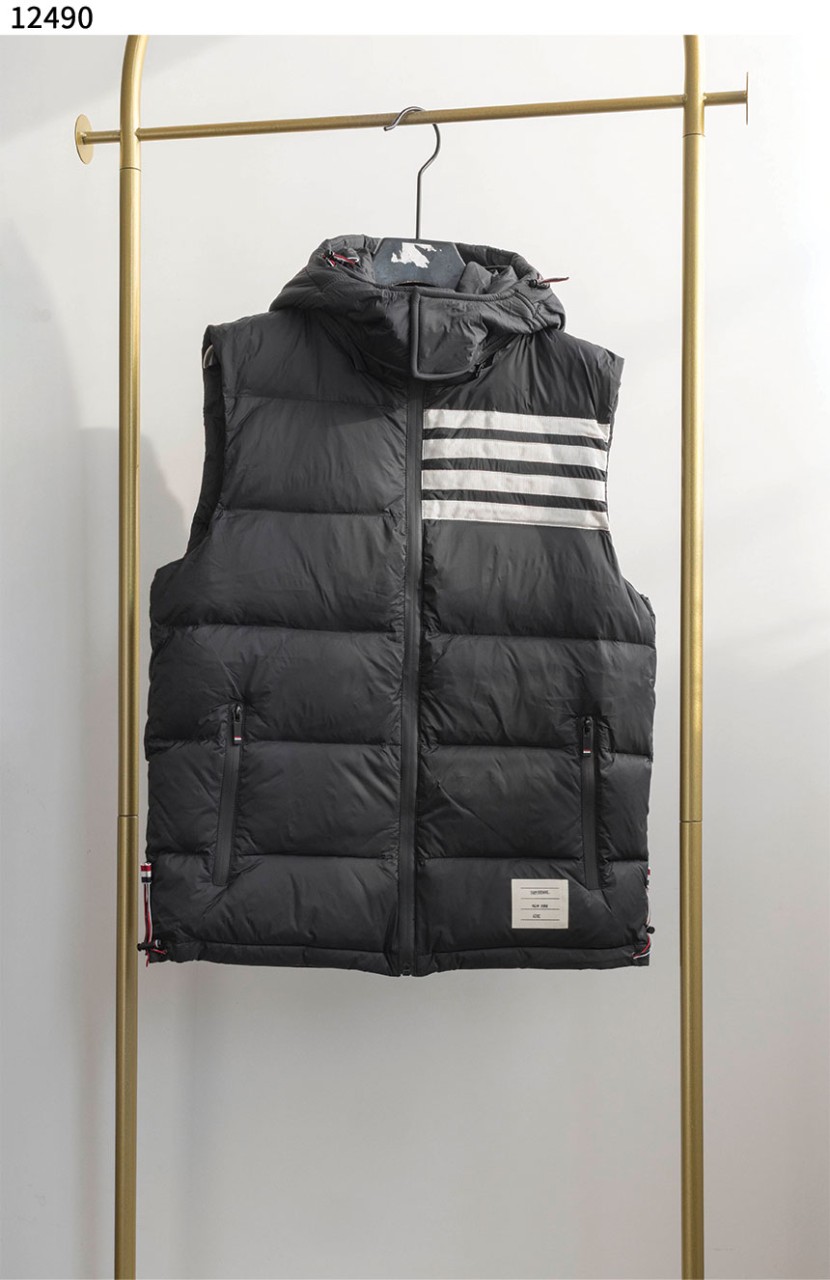 톰브라운 [Thom Browne] 폴리 트윌 사선 탈부착 후디 다운 베스트 신상입고