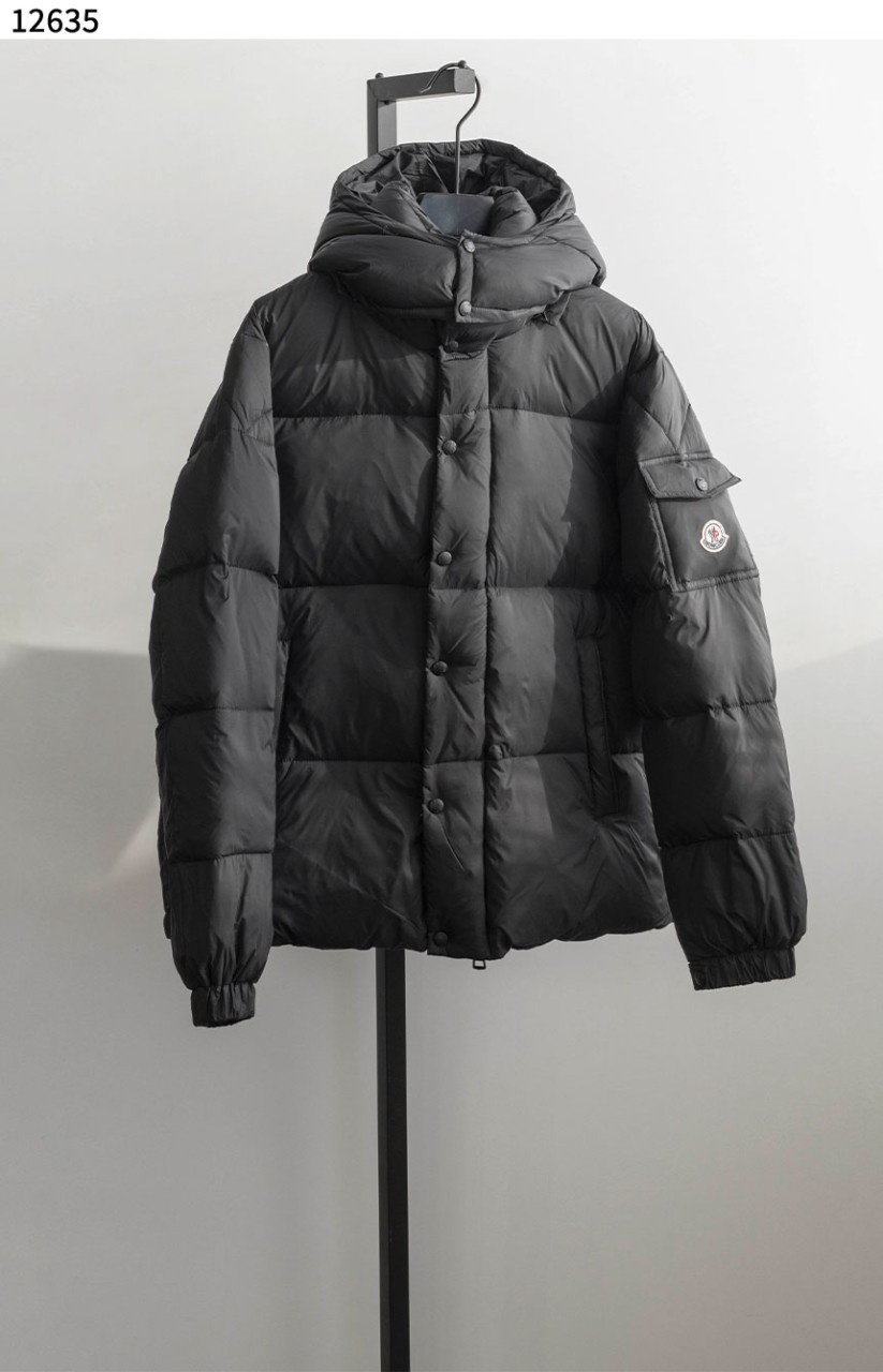 몽클레어 [MONCLER] VEZERE 베제르 쇼트 다운 패딩 신상입고
