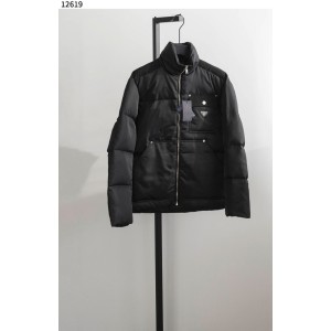 프라다 [PRADA] 리나일론 크롭 다운 재킷 블랙 신상입고