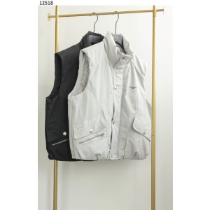 메종마르지엘라 [Maison Margiela] 덕다운 엠보로고 패딩 조끼 신상입고