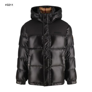 [BURBERRY] 버버리 자수로고 클래식 다운 패딩 자켓