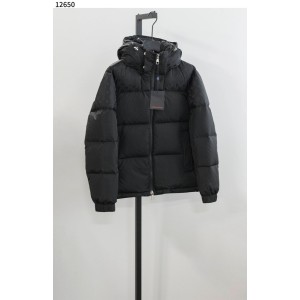 루이비통 [Louis Vuitton] 새드로고 덕다운 패딩 신상입고