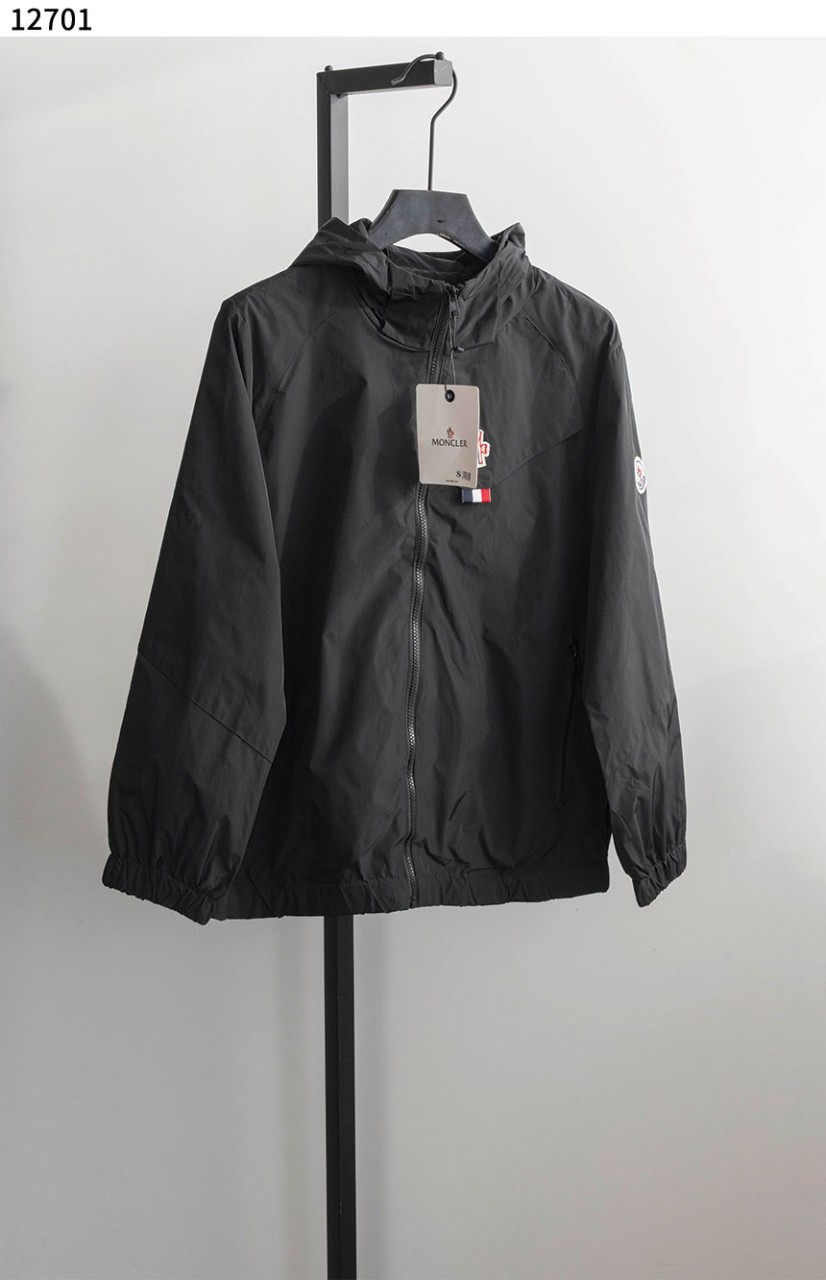 몽클레어 [MONCLER] 블랙 Grimpeurs 후드 윈드브레이커 신상입고