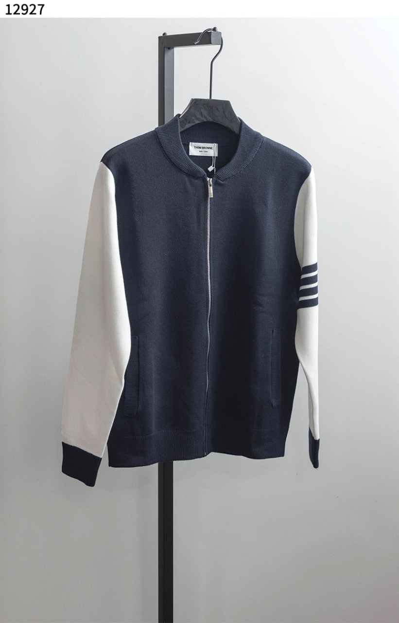 톰브라운 [Thom Browne] 클래식 사선 완장 니트 집업 자켓 신상입고