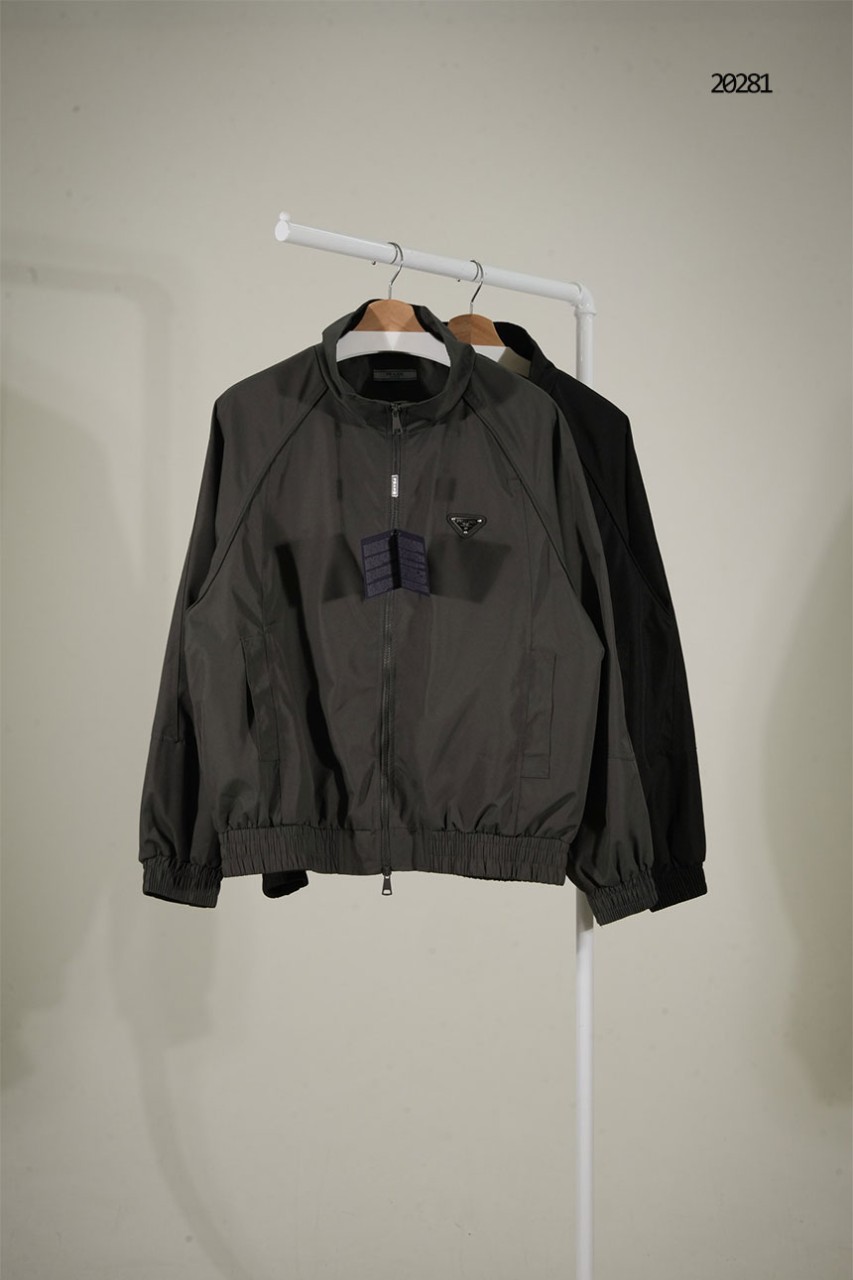 [PRADA] 프라다 트라이앵글 로고 나일론 블루종 자켓