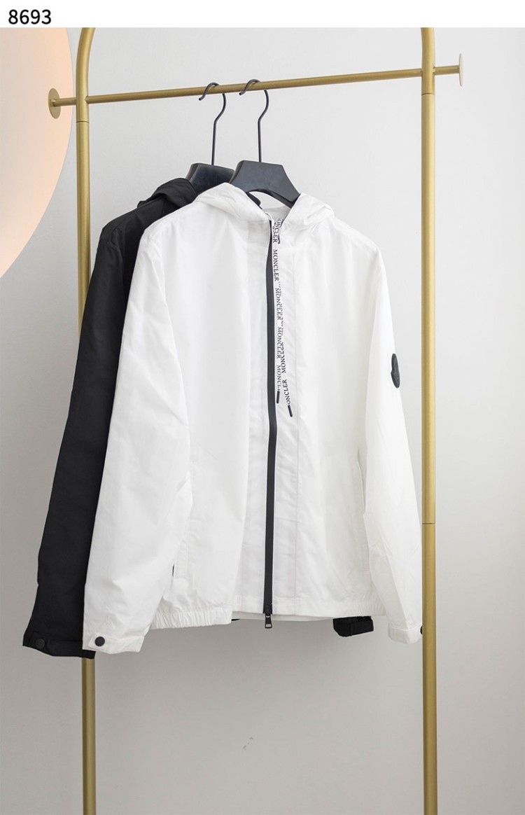 몽클레어 [MONCLER] 카를레스 남성 후드 바람막이 점퍼 신상입고
