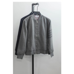 톰브라운 [Thom Browne] 크리스피 울 골프 자켓 신상입고