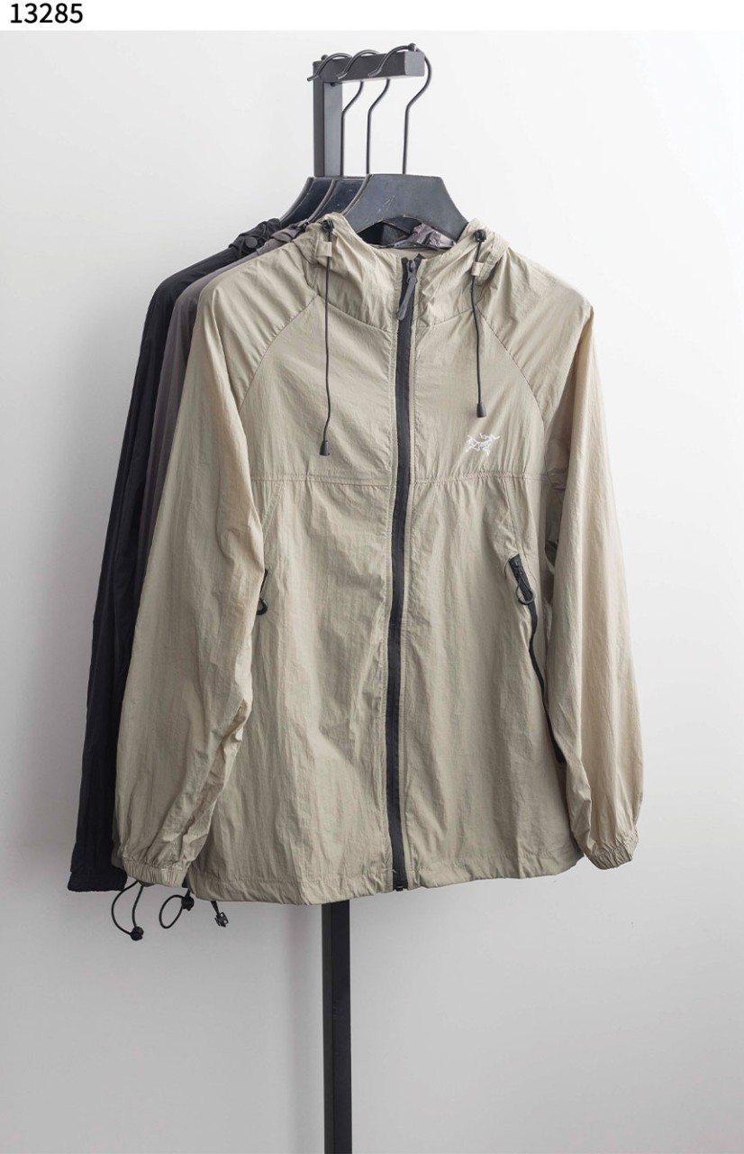 아크테릭스 [ARC'TERYX] 나일론 윈드 자켓 신상입고