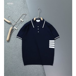 [THOM BROWNE] 톰브라운 사이드 4바 사선 카라 반팔 니트