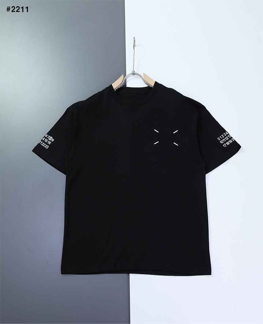 [Maison Margiela] 메종마르지엘라 스티치 로고 백 넘버 패치 반팔 티셔츠