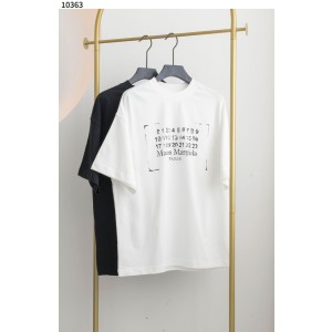 메종마르지엘라 [Maison Margiela] 마르지엘라 픽셀 넘버링 로고 티셔츠 신상입고