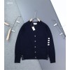 [THOM BROWNE] 톰브라운 인타르시아 4바 V넥 가디건