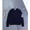 [THOM BROWNE] 톰브라운 밀라노 사선 완장 라운드 니트