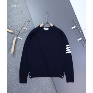 [THOM BROWNE] 톰브라운 밀라노 사선 완장 라운드 니트