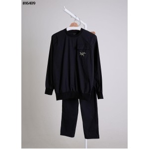 [ARCTERYX] 아크테릭스 X 질샌더 남여공용 네온 로고 그래픽 티셔츠 & 카고 밴딩 팬츠 셋