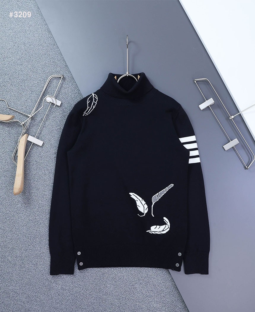 [THOM BROWNE] 톰브라운 인타르시아 4바 터틀넥 울 스웨터