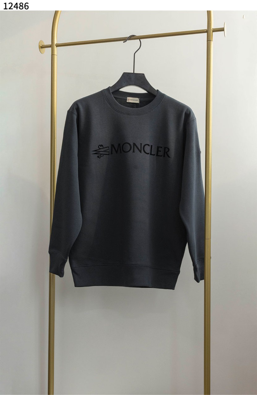 몽클레어 [MONCLER] 블랙라벨 패치 맨투맨 신상입고