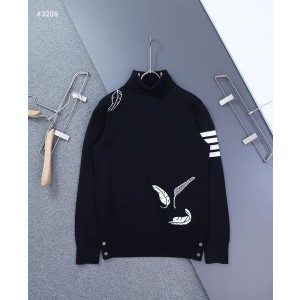 [THOM BROWNE] 톰브라운 인타르시아 4바 터틀넥 울 스웨터