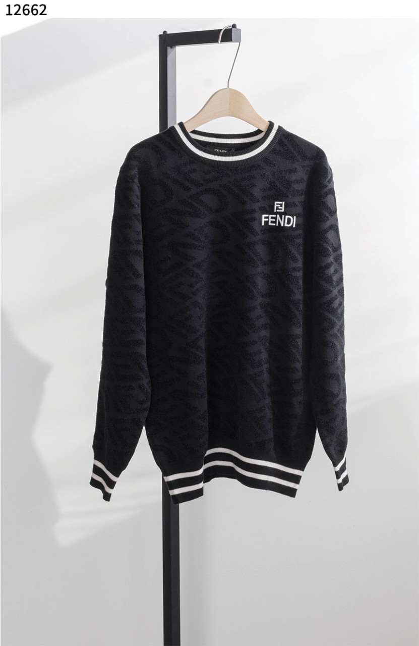 펜디 [FENDI] 레터링 로고 라운드 울 스웨터 신상입고