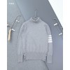 [THOM BROWNE] 톰브라운 인타르시아 톰 아이콘 콜라보 터틀넥 스웨터