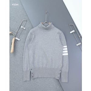 [THOM BROWNE] 톰브라운 인타르시아 톰 아이콘 콜라보 터틀넥 스웨터