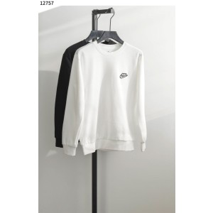 나이키 [NIKE] 스티치 로고 라운드 맨투맨 신상입고