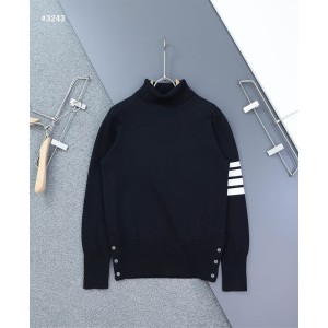 [THOM BROWNE] 톰브라운 인타르시아 톰 아이콘 콜라보 터틀넥 스웨터
