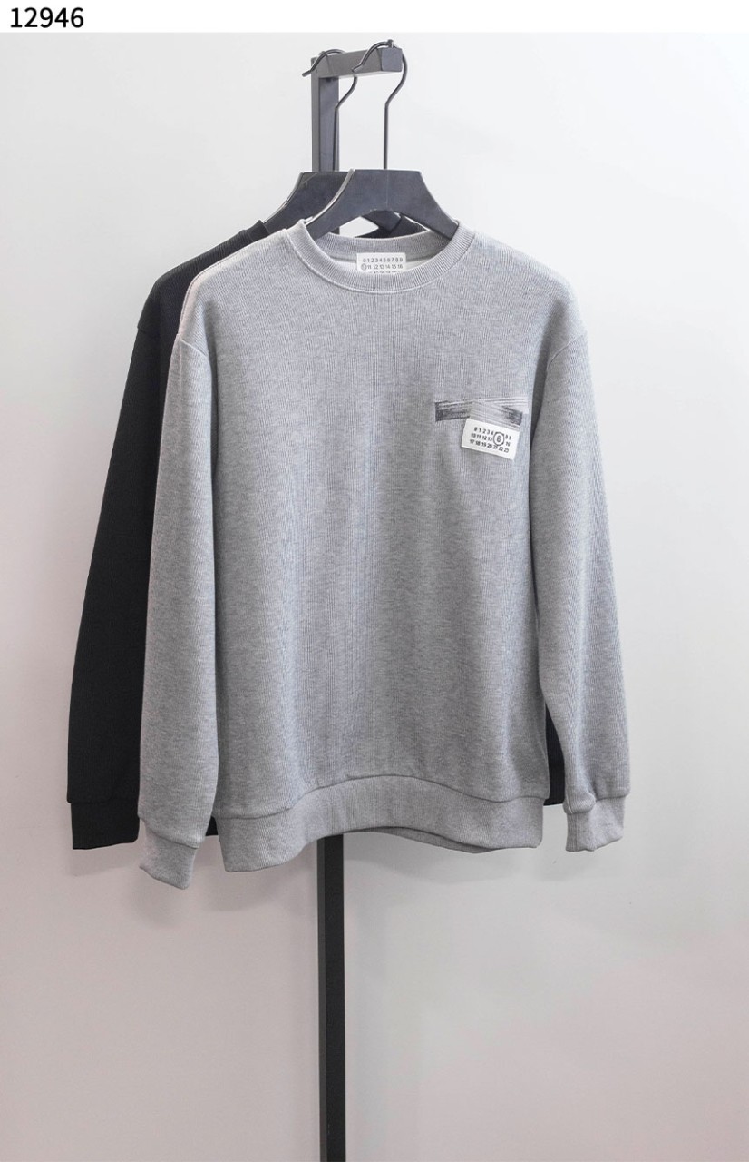 메종마르지엘라 [Maison Margiela] 테이핑 로고 골지 라운드 티셔츠 신상입고