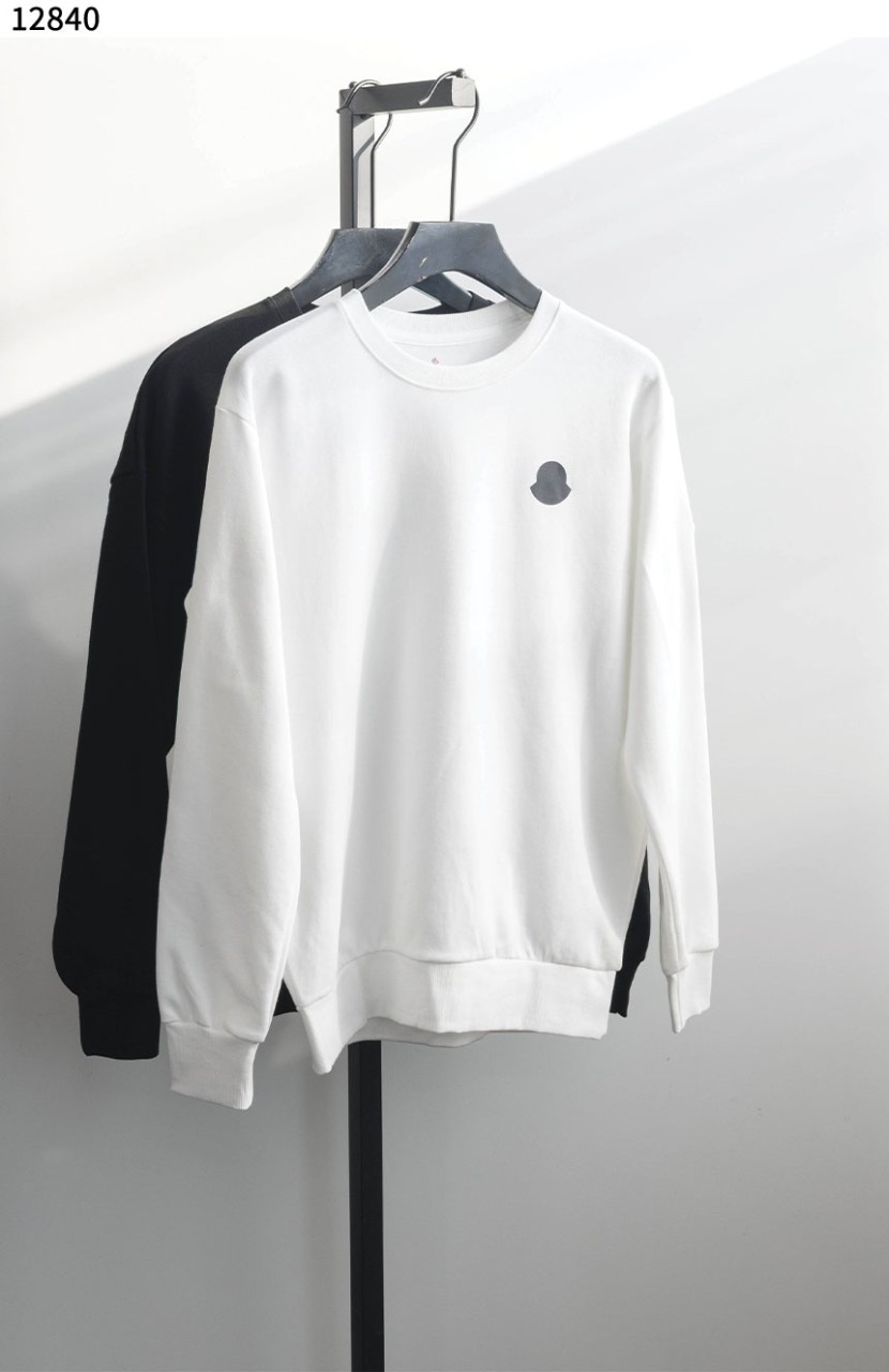 몽클레어 [MONCLER] 코튼 로고패치 라운드 맨투맨 신상입고