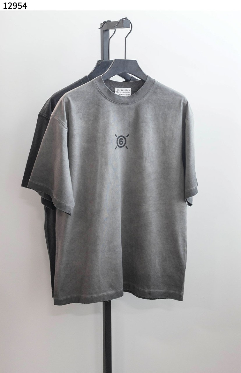메종마르지엘라 [Maison Margiela] 로고 포인트 워싱 라운드 티셔츠 신상입고