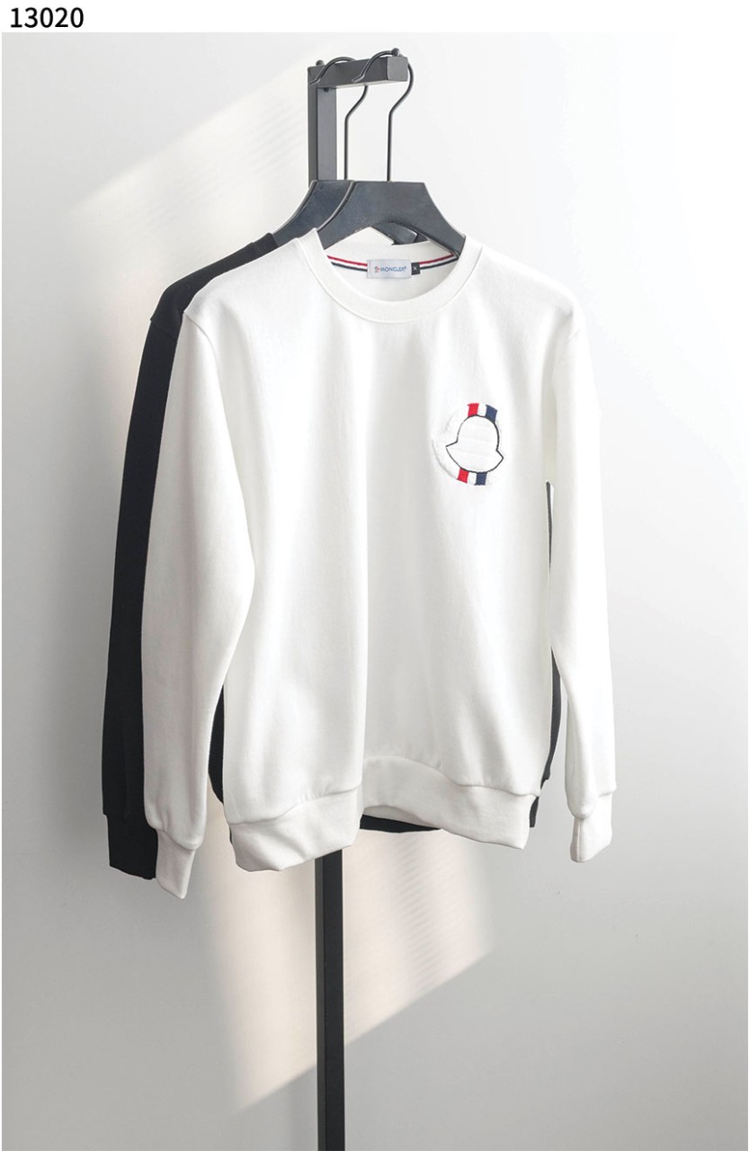 몽클레어 [MONCLER] 자수 컬러로고 라운드 맨투맨 신상입고