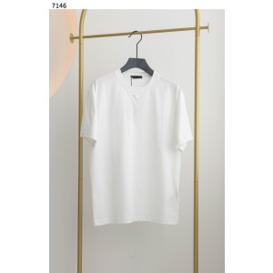 프라다 [PRADA] 프라다 트라이앵글 로고 라운드 티셔츠