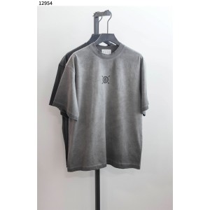 메종마르지엘라 [Maison Margiela] 로고 포인트 워싱 라운드 티셔츠 신상입고
