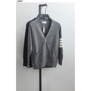 톰브라운 [Thom Browne] 사선 완장 메리노 울 가디건 신상입고
