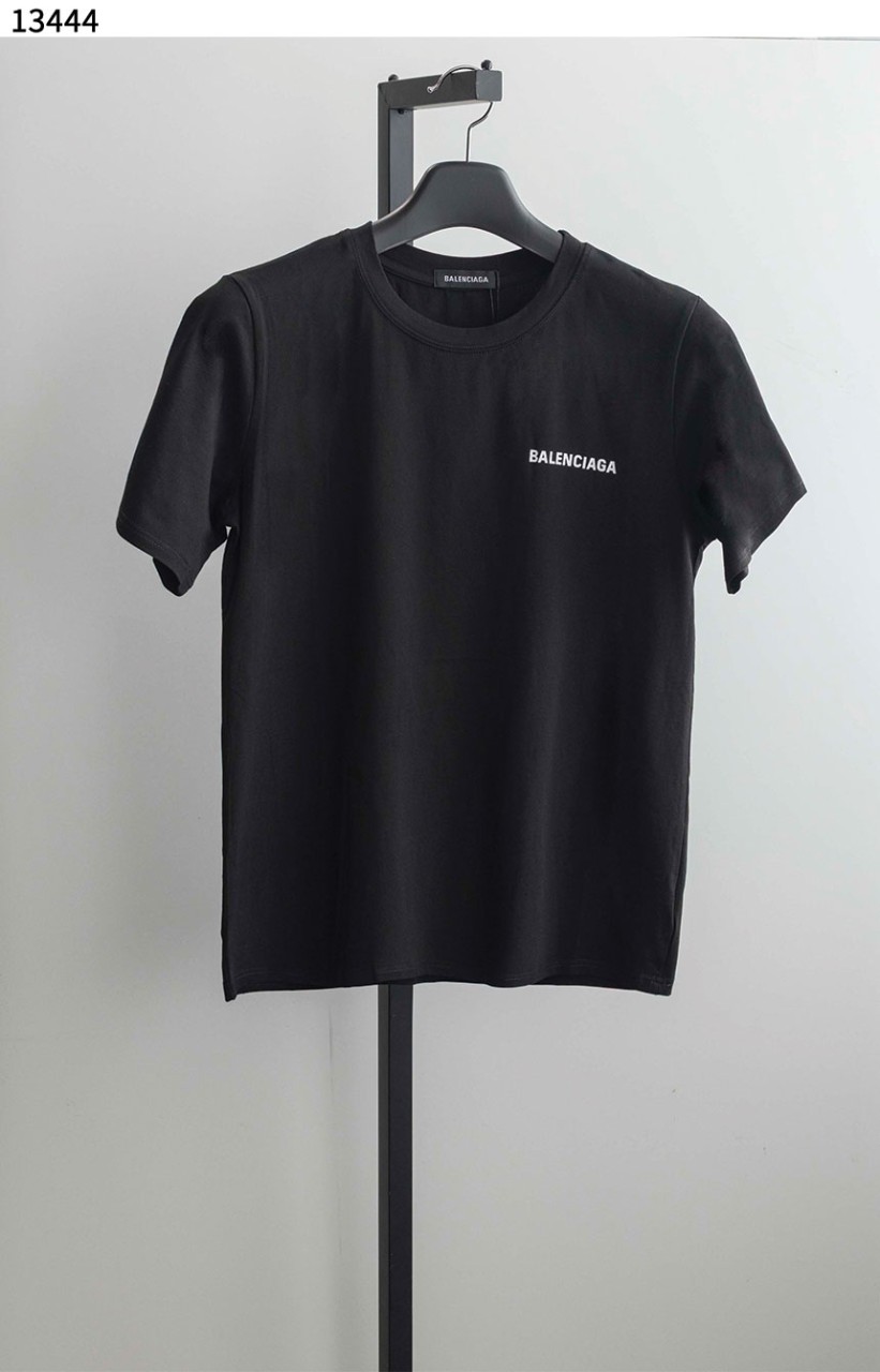 발렌시아가 [BALENCIAGA] 로고 티셔츠 미디움 핏 신상입고