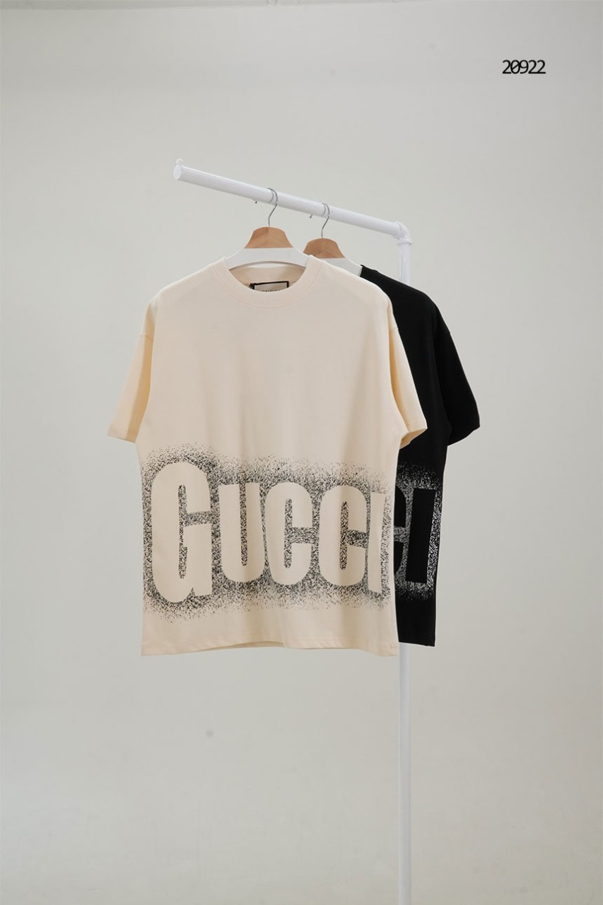 [GUCCI] 구찌 스프레이 프린팅 포인트 반팔 티셔츠