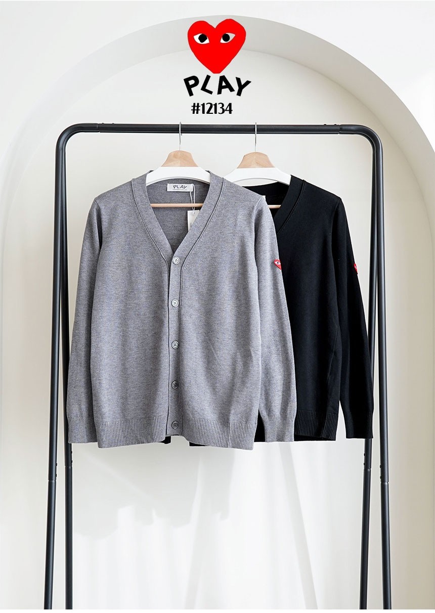 [COMME des GARCONS] 꼼데가르송 사이드 스몰하트로고 브이넥 가디건