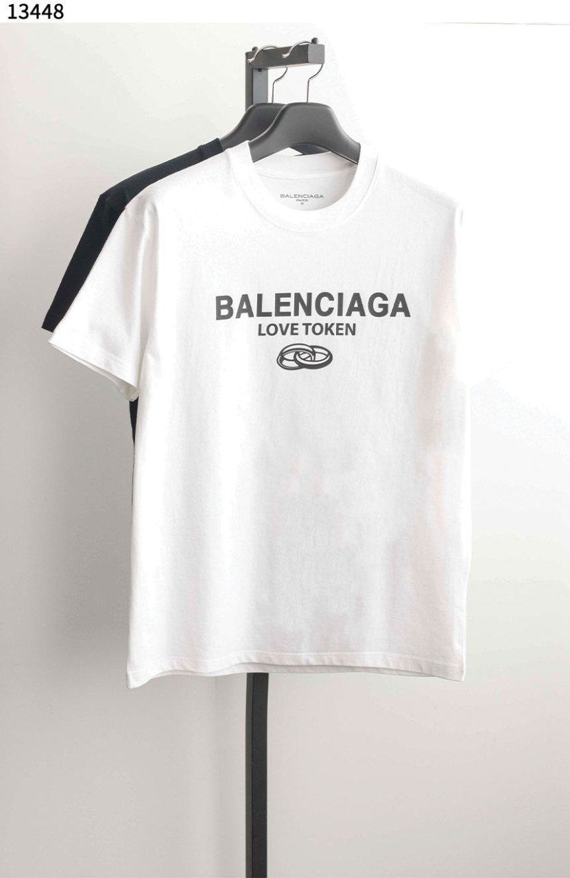 발렌시아가 [BALENCIAGA] 모드 반팔 티셔츠 신상입고